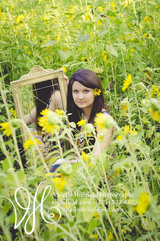 Ste. Genevieve Photographer | Delani & sunflowers