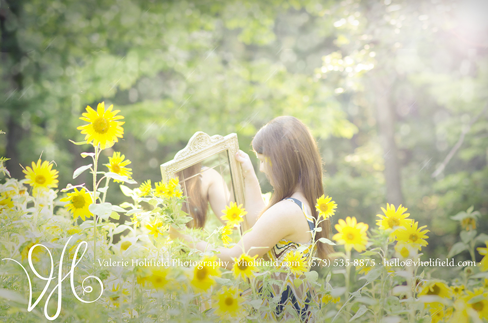 Ste. Genevieve Photographer | Delani & sunflowers