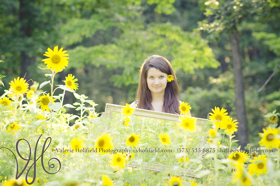 Ste. Genevieve Photographer | Delani & sunflowers