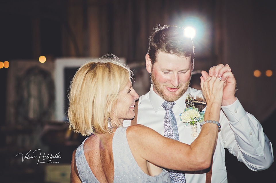 Fredericktown Wedding Photographer | Ben & Jessica, August 26, 2017 at Dodson Orchards 