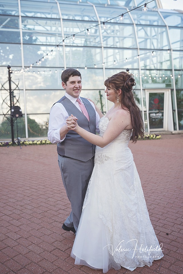 Jess & Dillon, May 11, 2018 | Wedding Photography at the Butterfly House in Chesterfield, MO 