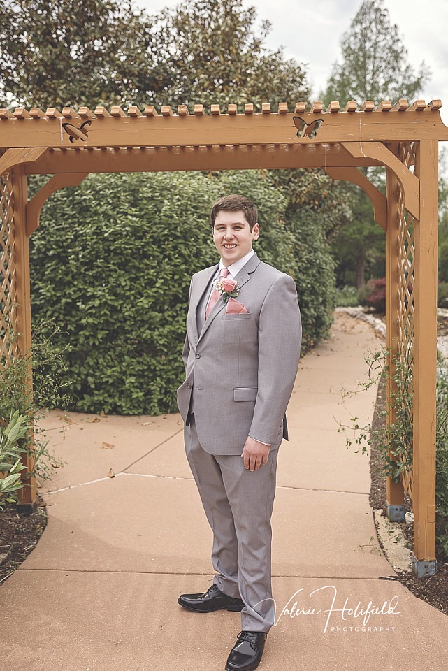 Jess & Dillon, May 11, 2018 | Wedding Photography at the Butterfly House in Chesterfield, MO 